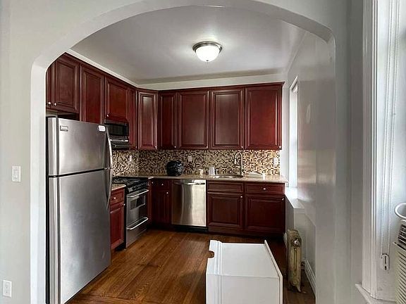 3rd image of 2350 Broadway #620A