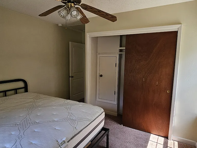 725 Powell Dr — Photo 17