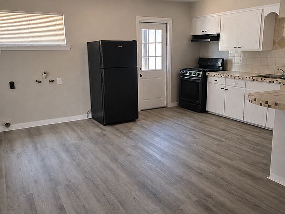 3rd image of 1714 Islla Dr