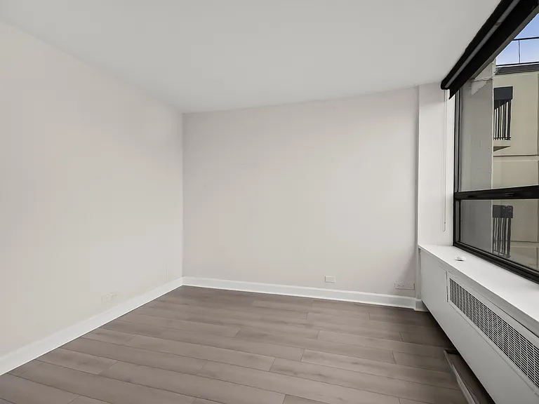 1360 N Sandburg Ter #2809 — Photo 10