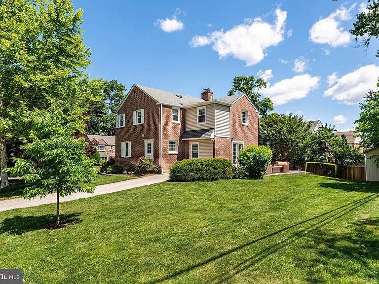 1518 James Rd — Photo 30