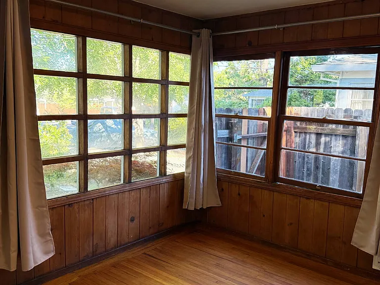 883 Lorna Dr — Photo 11