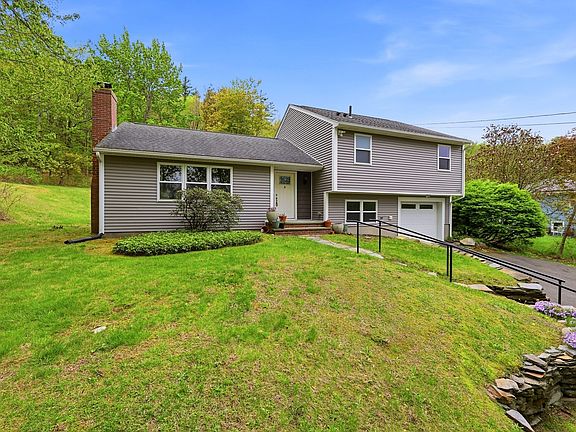 2nd image of 1185 Bay Rd