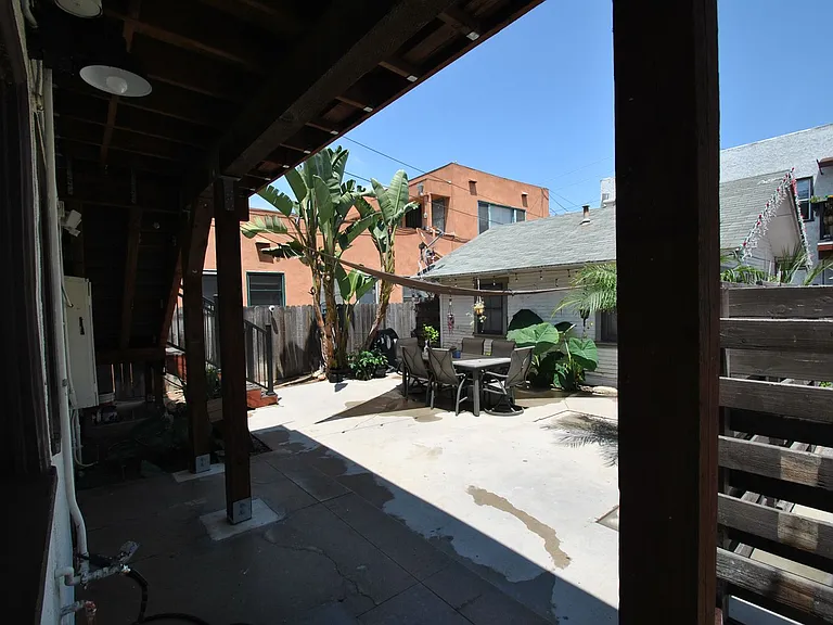 312 Temple Ave #D — Photo 15