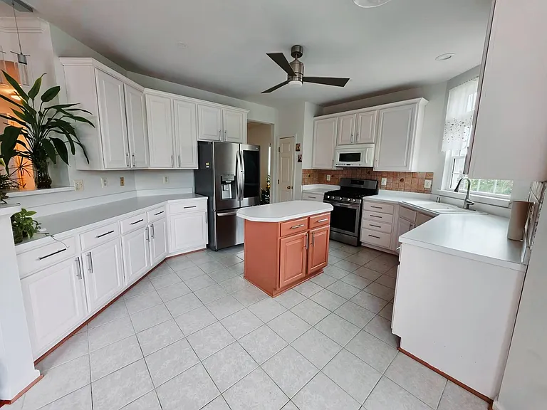 17204 Sumac Ct — Photo 7