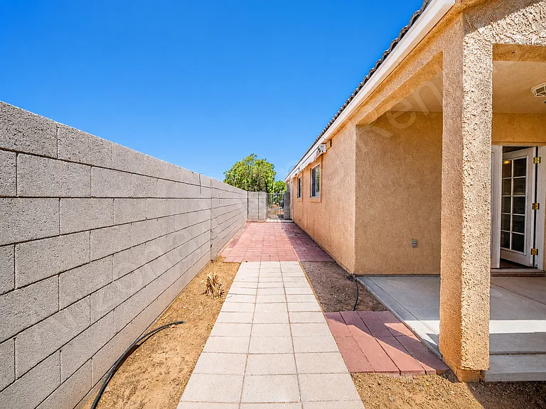 3425 N Yuma St — Photo 23