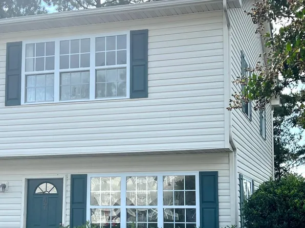 47 Pirates Cove Drive, Swansboro, NC 28584