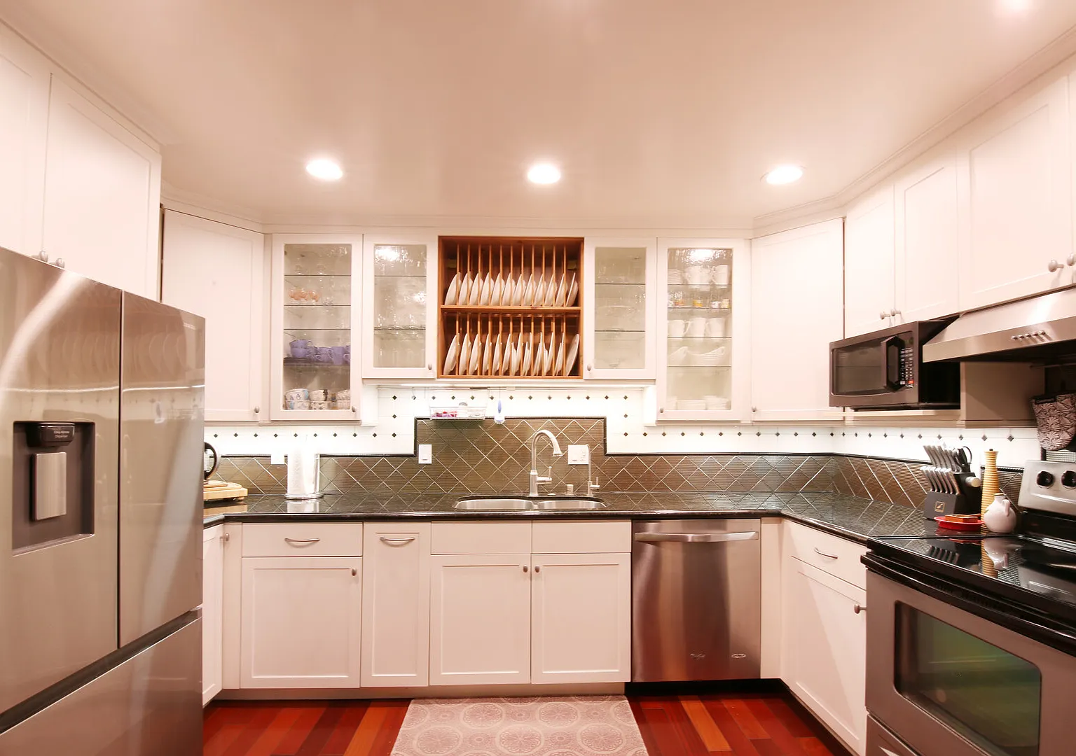 Fully Furnished - 3BD/2BA/1,252sqft - Redondo Beach — Photo 1