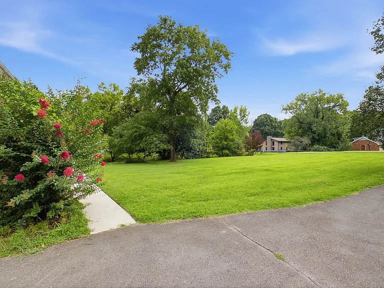 1303 General Macarthur Dr — Photo 40