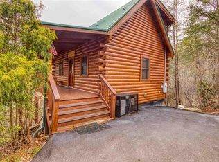 1634 Lake Dr, Gatlinburg, TN 37738