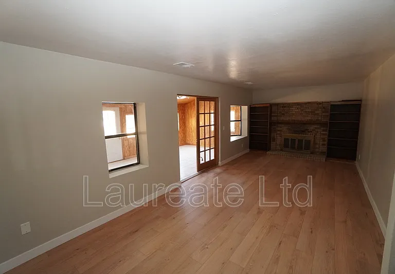 1853 S Oakland St — Photo 8