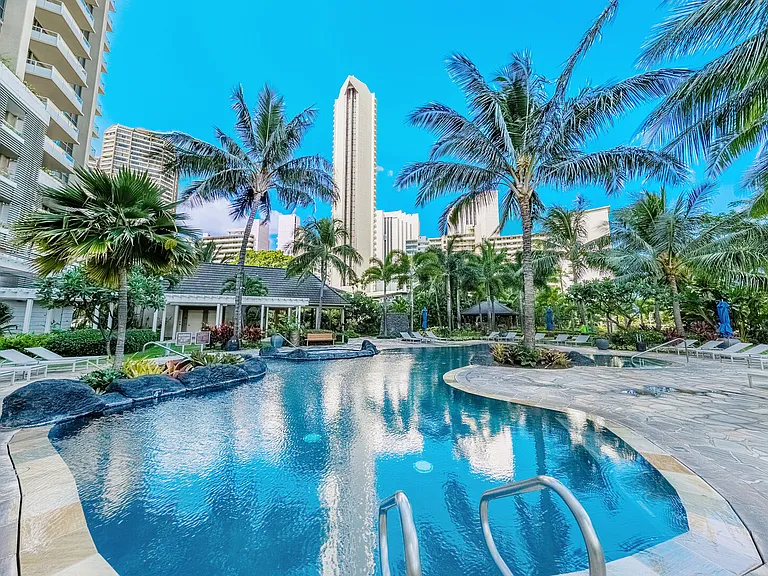 Ala Wai Blvd — Photo 22