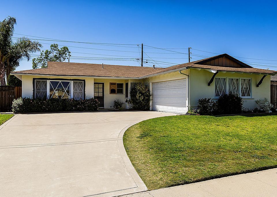 1st image of 865 Calle La Palmera