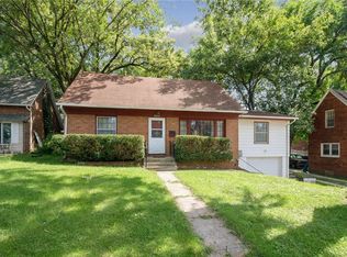 2223 E 29th St, Des Moines, IA 50317