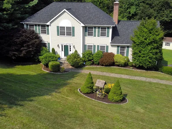 6 Shadow Ridge Circle, Newtown, CT 06470