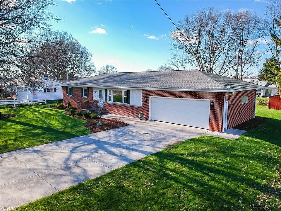 1st image of 204 Stebbins Dr