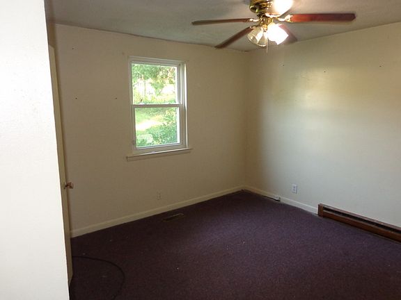 3rd image of 1560 Cherry Tree Dr