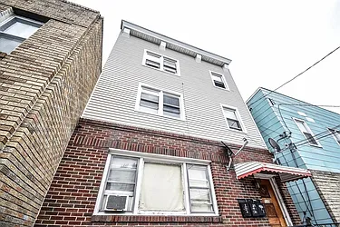110 Laidlaw Avenue, #3