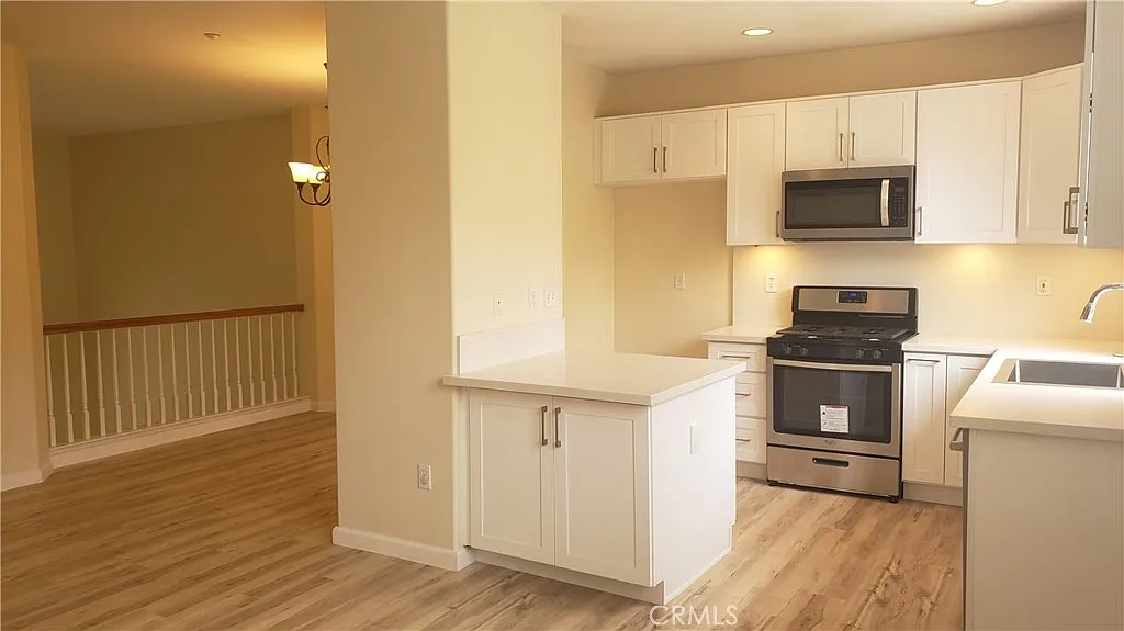 2 bed, 2.5 bath, 1267 sqft, $3,700 — Photo 1