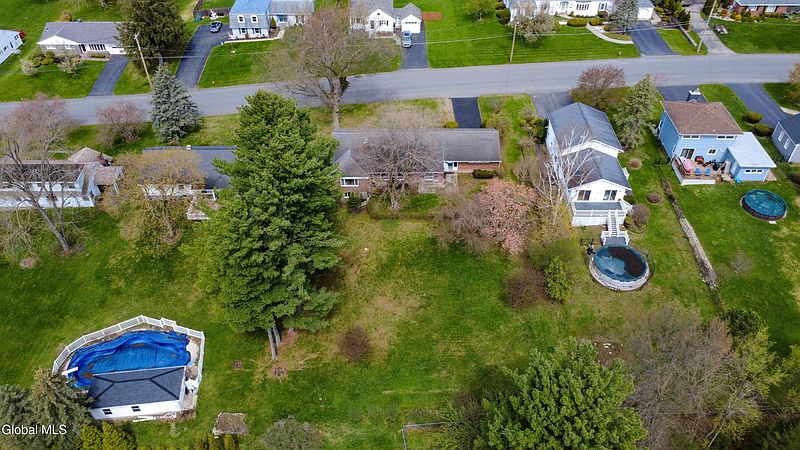 4th image of 43 Coolidge Road