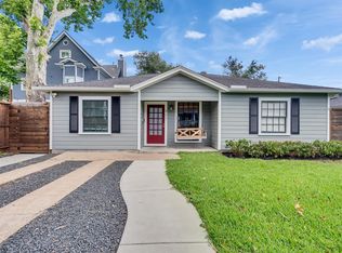 907 Aurora St, Houston, TX 77009