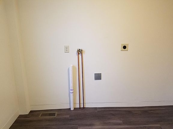 Laundry Room w/ Washer & Dryer Hook-ups