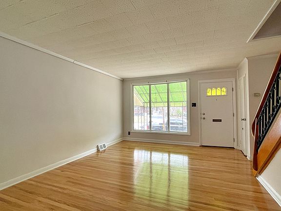 5th image of 1913 S Hollywood St