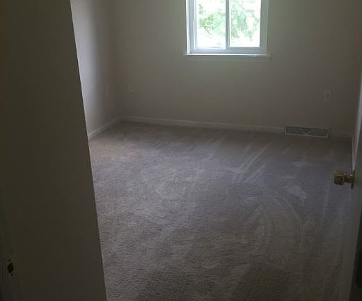Guest room 2 - new carpet