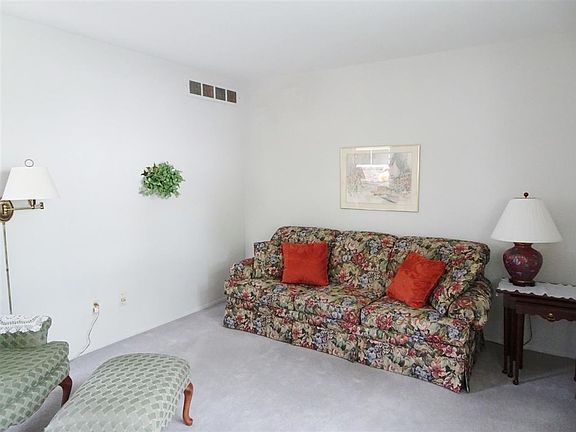 4th image of 2948 W Whittier Ct