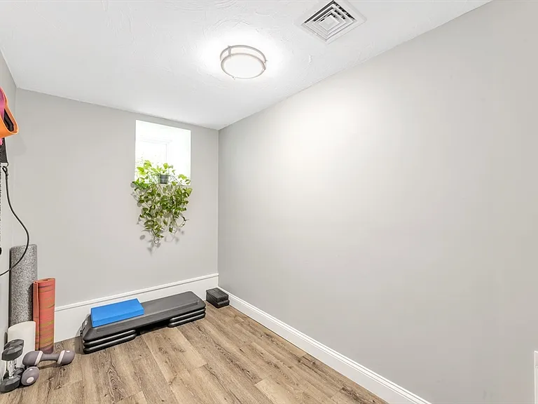 11 Chase Ave #1 — Photo 23