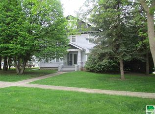 617 6th Ave, Sheldon, IA 51201