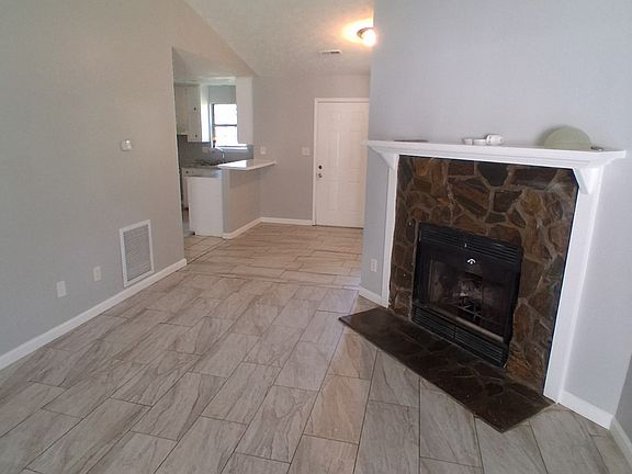 3rd image of 110A Fruitwood Trl