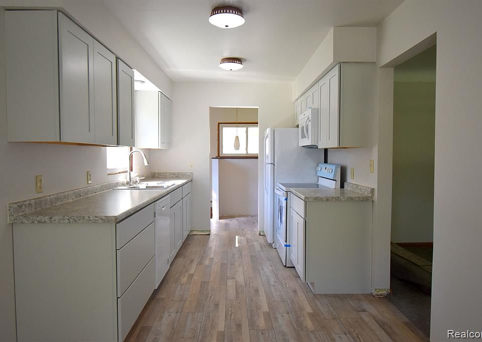 8520 2nd St, Pinckney, MI 48169 MLS 20230074274 Zillow