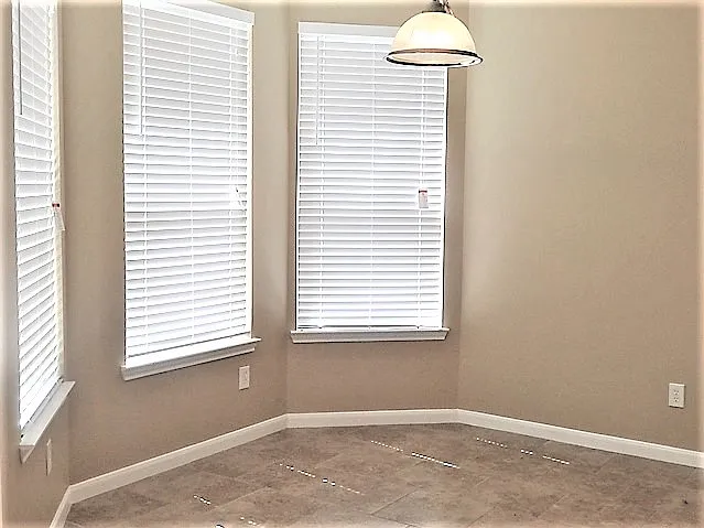 12027 Bunny Ln — Photo 3