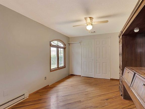 5th image of 1 Lansing Ln