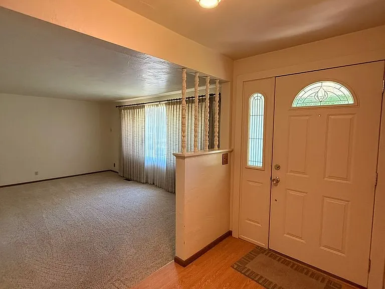 2148 Grove St — Photo 2