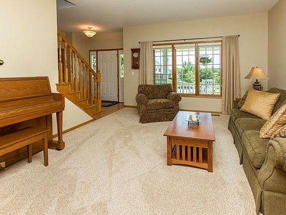 3rd image of 4584 Deerwood Cir