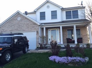 1057 Oxford Dr N, Pataskala, OH 43062