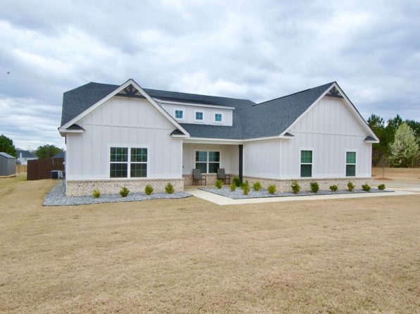645 McKinley Ln, Opelika, AL 36804