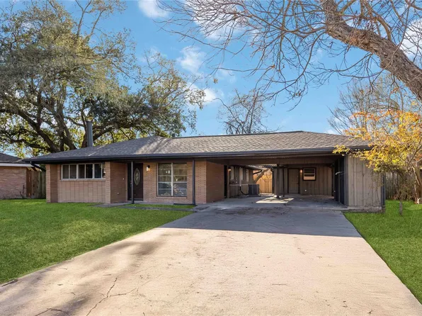 1806 Meadowview Dr, Alvin, TX 77511