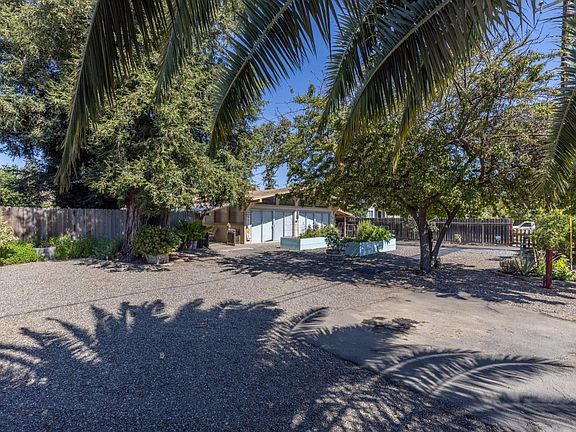 3rd image of 937 Arbor Avenue