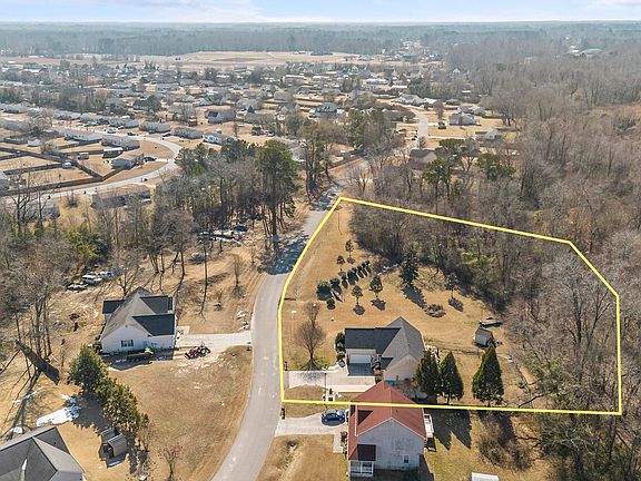 3rd image of 131 Forest Bluff Drive