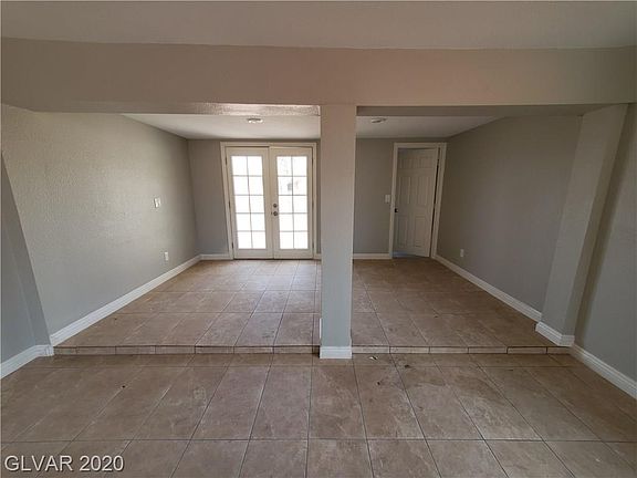 3rd image of 2624 San Luis St