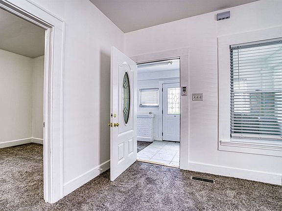 5th image of 1416 S Grand Ave
