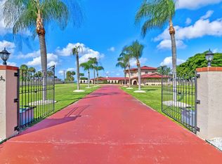 8204 Longbay Blvd, Sarasota, FL 34243