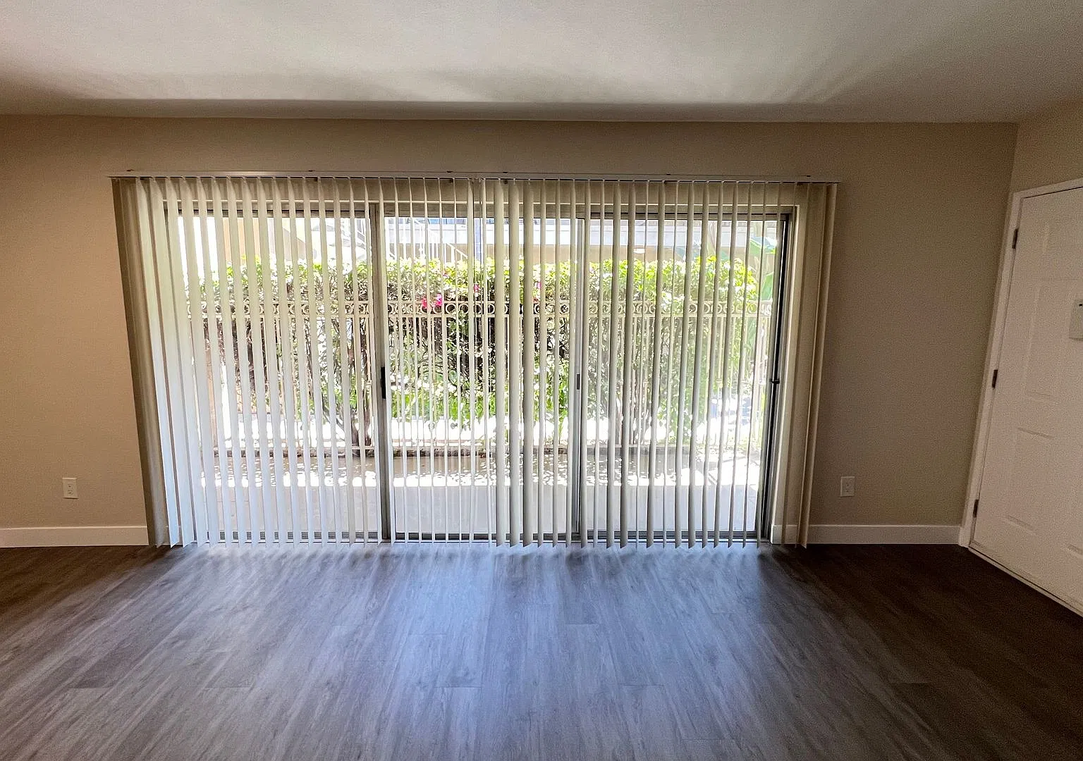 9600 Reseda Blvd — Photo 4