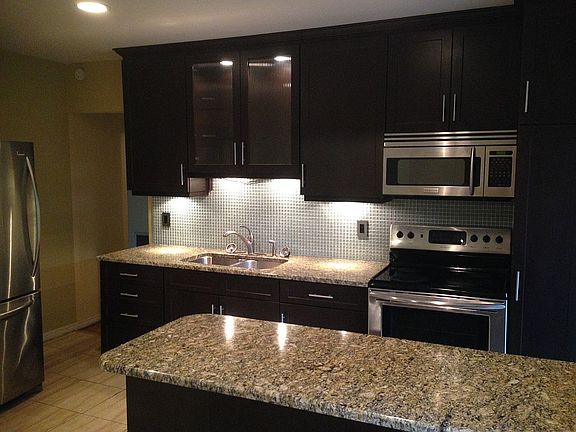 2nd image of 813 S Evergreen Ave