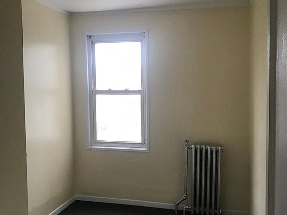 2nd image of 2727 Laconia Ave #2
