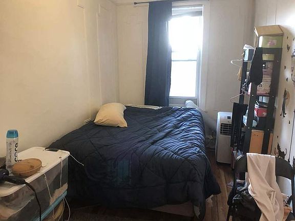 4th image of 2214 35th St