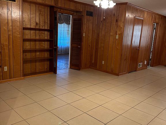 Large Family Room/Great Room/Den